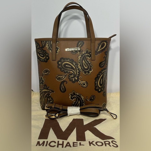 Michael Kors Handbags - Michael Kors Emry medium top zip tote bag with a brown and gold paisley print